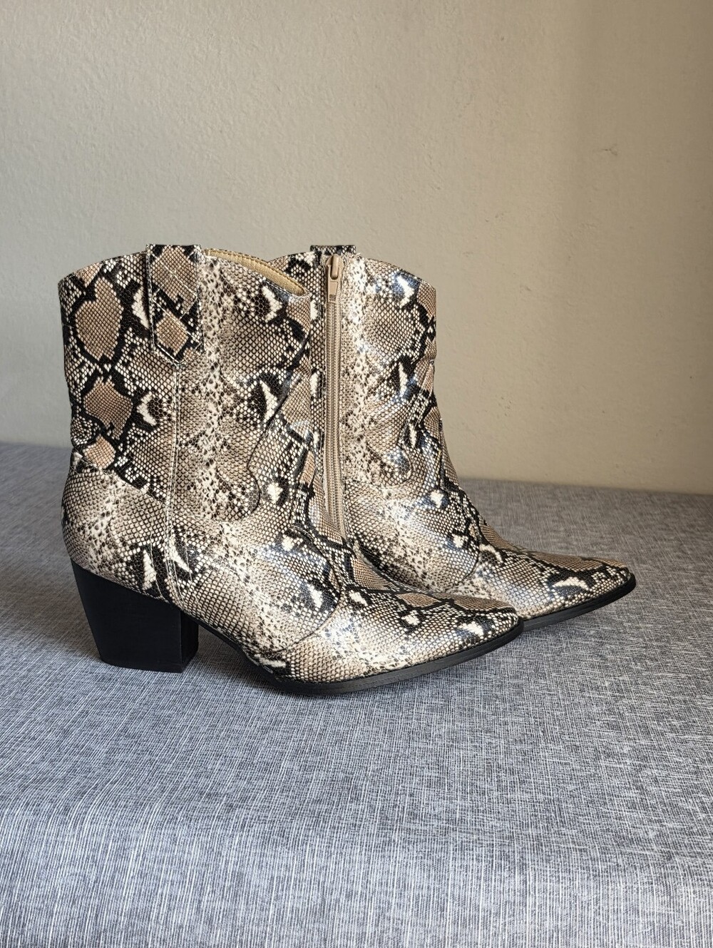 Coconuts By Matisse Bambi Snakeskin Print Ankle Boots Pointed Toe Heel Size 7